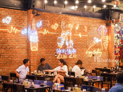 Quán Những Người Bạn